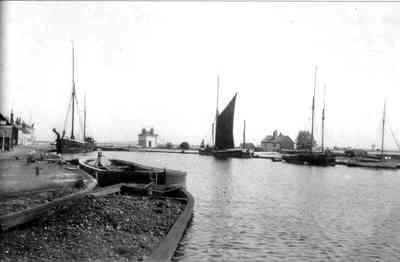 Coal barges at Heybridge Basin, around 1900.